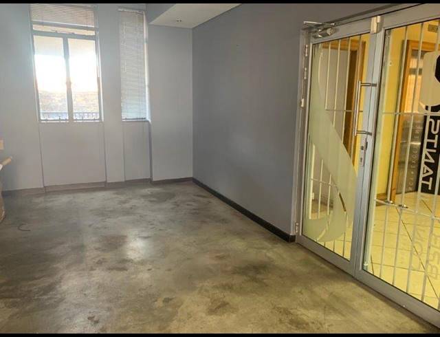312M² OFFICE FOR SALE IN NEWTOWN